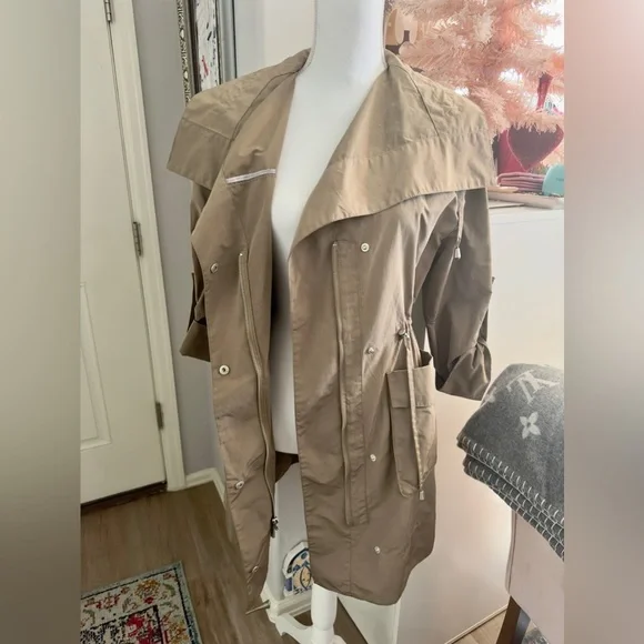New BCBG Khaki Raincoat​ - Picture 2 of 9